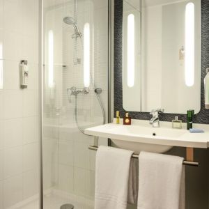 Hotel ibis Paris 17 Clichy Batignolles ( ex Berthier)