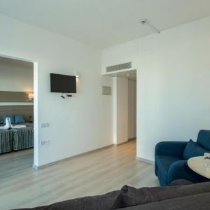 Hotel Kapetanios Bay