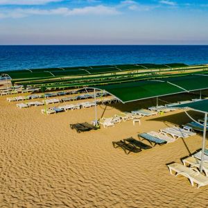Throne Beach Resort Side