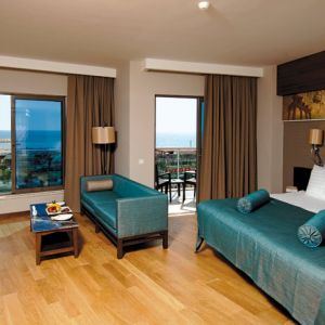 Hotel Commodore Elite Suites and Spa