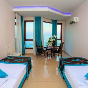 Hotel Kleopatra Ada Beach