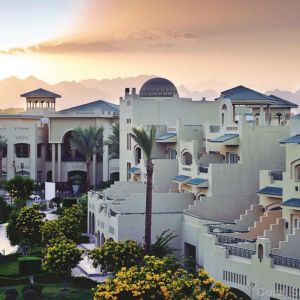 Hotel Coral Sea Water World