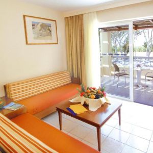 Hotel Kipriotis Maris and Suites