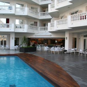 Gran Hotel Bali sau similar