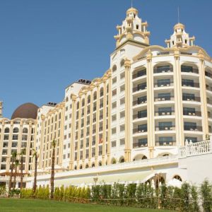 Jadore Deluxe Hotel and Spa