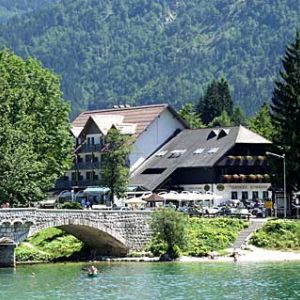 Hotel Jezero