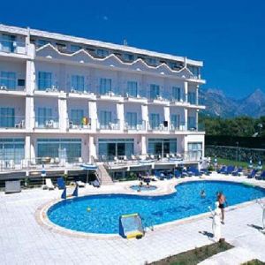 Hotel La Perla Resort and Spa