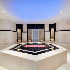 Hotel Euphoria Palm Beach Resort