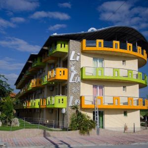 Lilalo Studios Apart Pieria