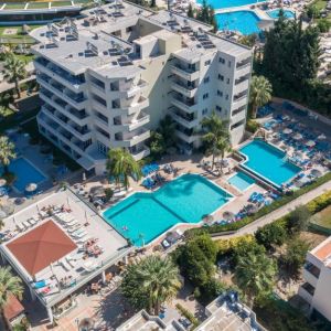 Poseidonia Hotel and Apartments