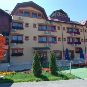 Hotel Perla Ciucasului