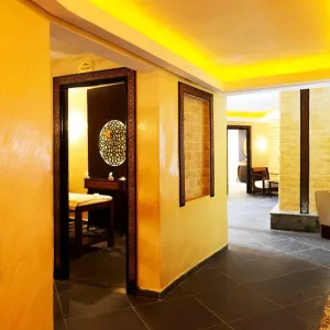 Hotel Golden Tulip Taj Sultan