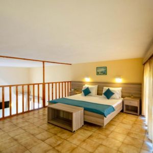 Hotel Rossis Beach