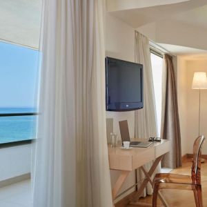 Hotel The Island Hotel