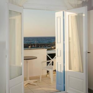 Erato Seaside Hotel