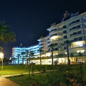 Hotel Heaven Beach Resort and Spa