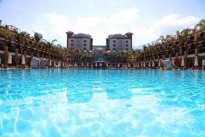 Cratos Premium Hotel