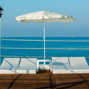 Hotel Euphoria Palm Beach Resort