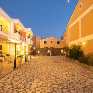 Hotel Rossis Beach