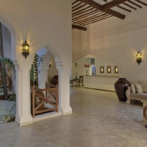 Hotel Bluebay Beach Resort and Spa
