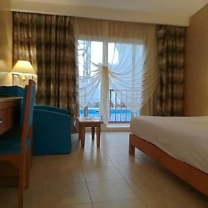 Hawaii Caesar Dreams Resort and Aqua Park