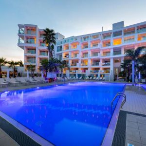 Limanaki Beach Hotel and Suites