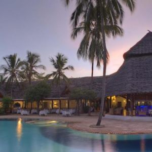 Hotel Bluebay Beach Resort and Spa