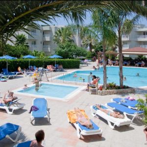 Poseidonia Hotel and Apartments