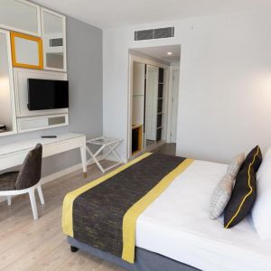 The Raga Side 16 Fine Dining Hotel Adult Only