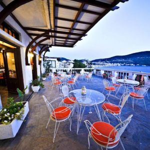 Hotel Mirini