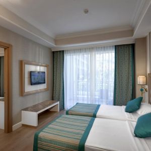 Hotel Karmir Resort and Spa