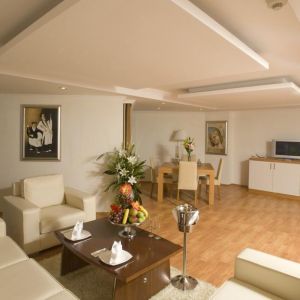 Hotel Crystal Admiral Resort Suites and SPA