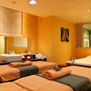 Hotel Royal Paradise Beach Resort and Spa