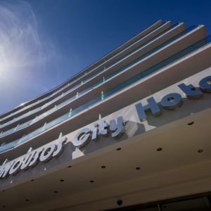 Manousos City Hotel