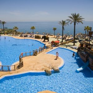 Hotel Holiday World Resort (sau similar 4*)