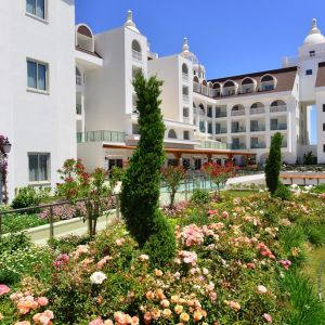 Hotel Side Crown Serenity