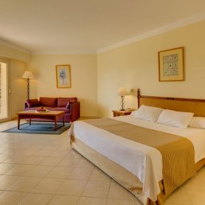 Hotel Aurora Oriental Resort
