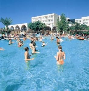 LOUIS PHEATHON BEACH CLUB