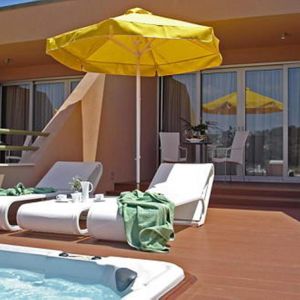 Hotel Royal Paradise Beach Resort and Spa