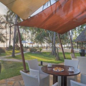 Hotel Bluebay Beach Resort and Spa