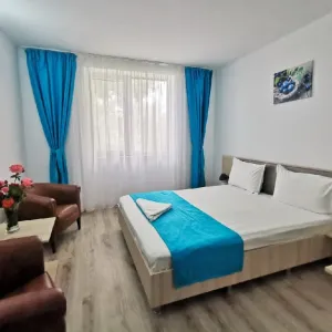 Q Hotel