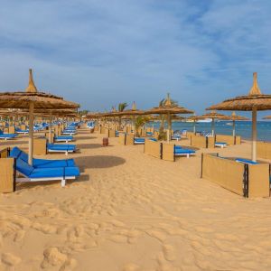 Albatros White Beach Hotel