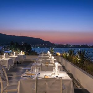 I Resort Beach Hotel