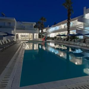 Hotel Paleos Apartments