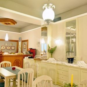 Ioni Hotel