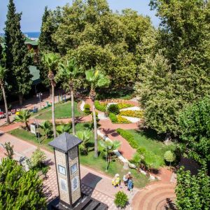 Hotel Lonicera World