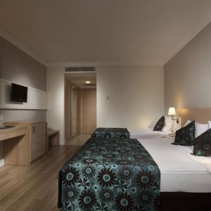 Side Aluna Hotel