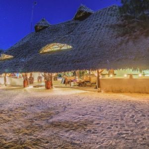 Hakuna Majiwe Beach Lodge