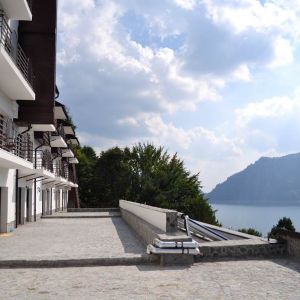 Complex Turistic Valea cu Pesti