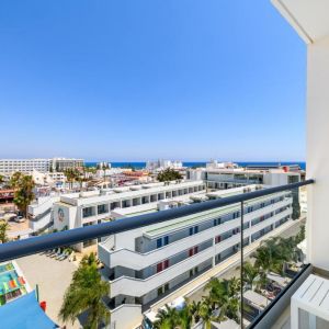 Tasia Maris Seasons Hotel